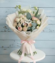 Букет цветов из:  Розы и Лизиантусы в Нижних-Сергах