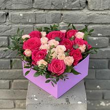 Цветочная композиция из Розы в коробке в Нижних-Сергах