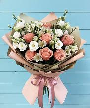Букет цветов из:  Розы, Альстромерии и Лизиантусы в Нижних-Сергах