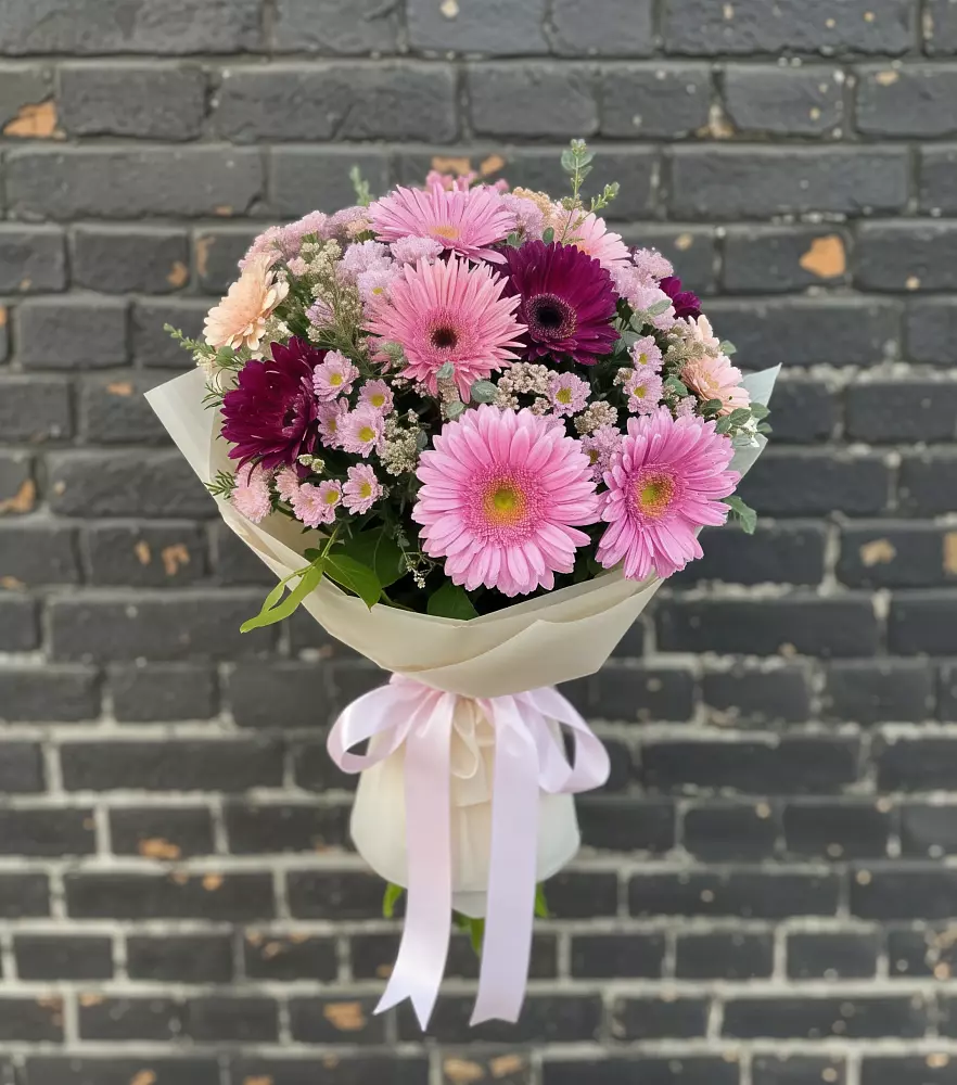 Букет цветов из: Герберы и Хризантемы в Нижних-Сергах