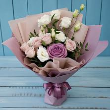 Букет цветов из:  Розы и Лизиантусы в Нижних-Сергах