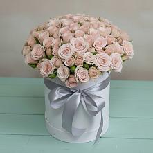 Цветочная композиция из Розы в шляпной коробке в Нижних-Сергах