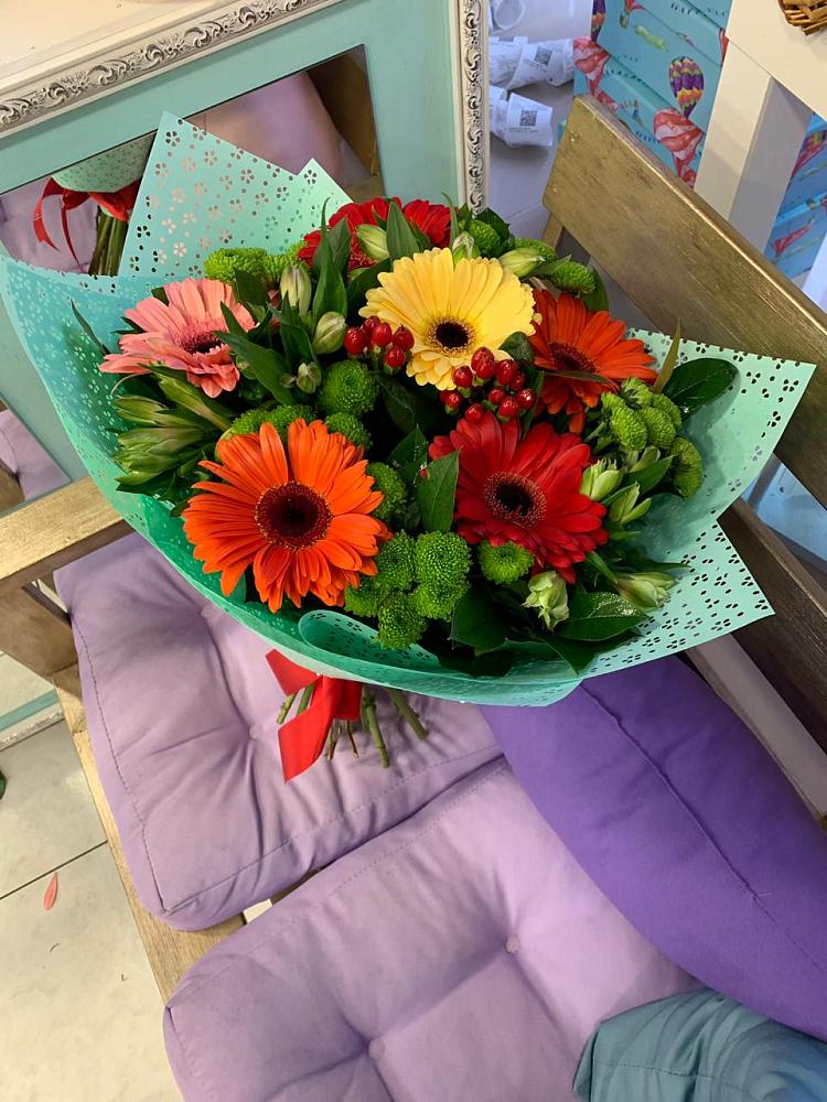 Букет цветов из: Герберы, Хризантемы и Альстромерии в Нижних-Сергах
