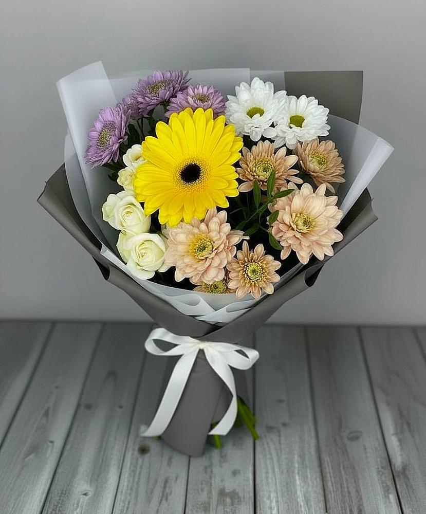 Букет цветов из: Розы, Герберы и Хризантемы в Нижних-Сергах