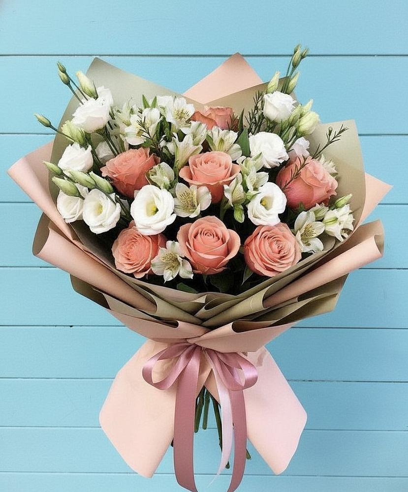 Букет цветов из: Розы, Альстромерии и Лизиантусы в Нижних-Сергах