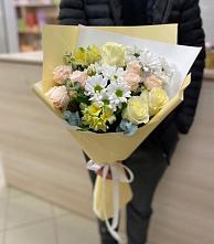 Букет цветов из:  Альстромерии, Розы и Хризантемы в Нижних-Сергах