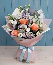 Букет цветов из:  Лизиантусы, Розы, Альстромерии и Гипсофила в Нижних-Сергах