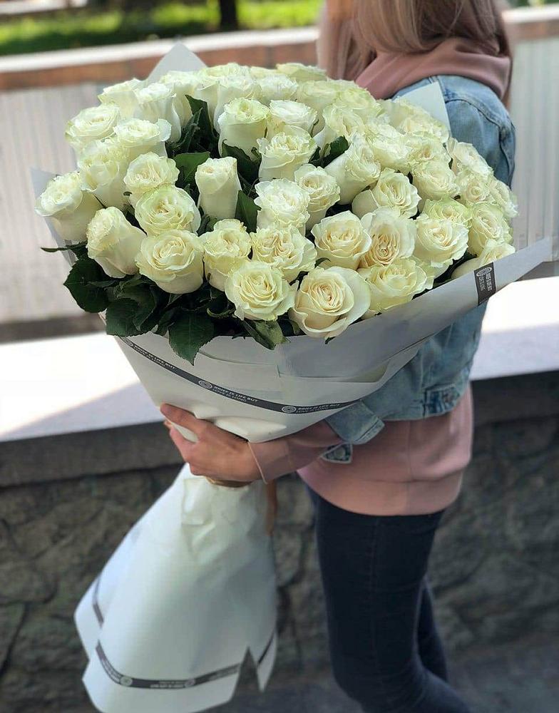 35 Белых роз в Нижних-Сергах Букет 35 Белых роз в Нижних-Сергах