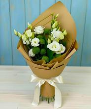 Букет цветов из:  Хризантемы и Лизиантусы в Нижних-Сергах