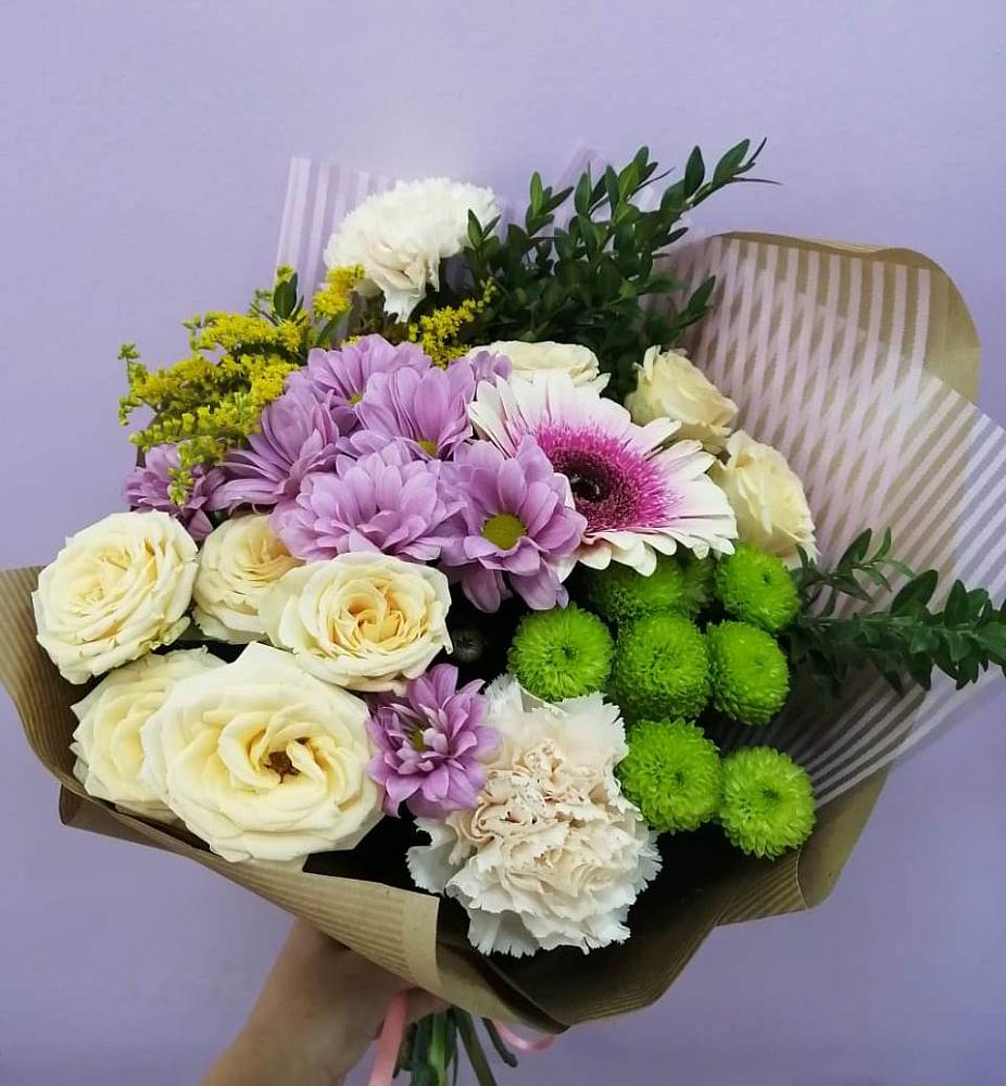 Букет цветов из: Хризантемы, Розы, Гвоздики и Герберы в Нижних-Сергах