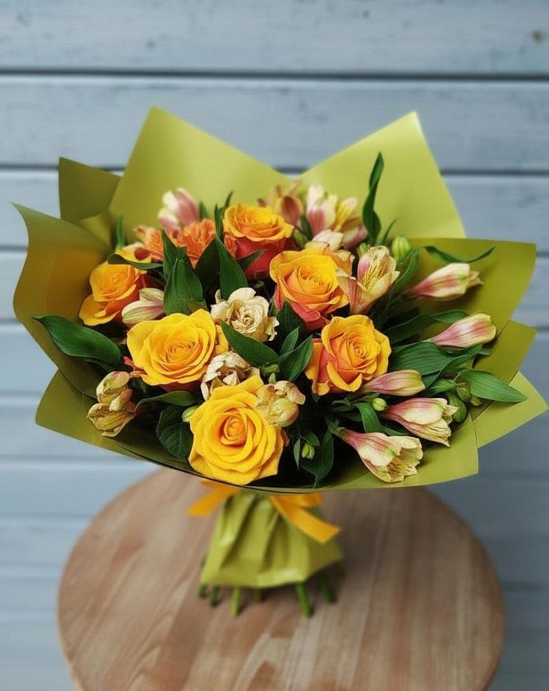Букет цветов из: Альстромерии и Розы в Нижних-Сергах