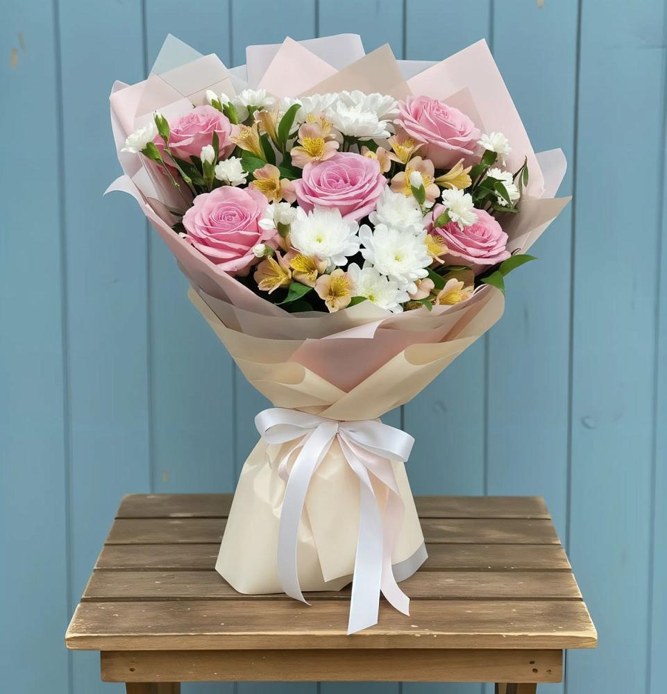 Букет цветов из: Гвоздики, Орхидеи и Розы в Нижних-Сергах