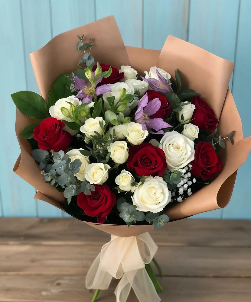 Букет цветов из: Розы и Альстромерии в Нижних-Сергах