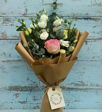 Букет цветов из:  Розы и Лизиантусы в Нижних-Сергах