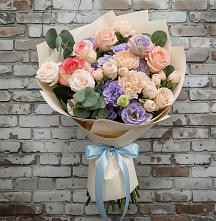Букет цветов из:  Розы, Лизиантусы и Гвоздики в Нижних-Сергах
