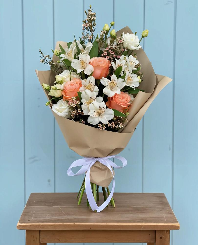 Букет цветов из: Альстромерии, Лизиантусы, Розы и Хризантемы в Нижних-Сергах